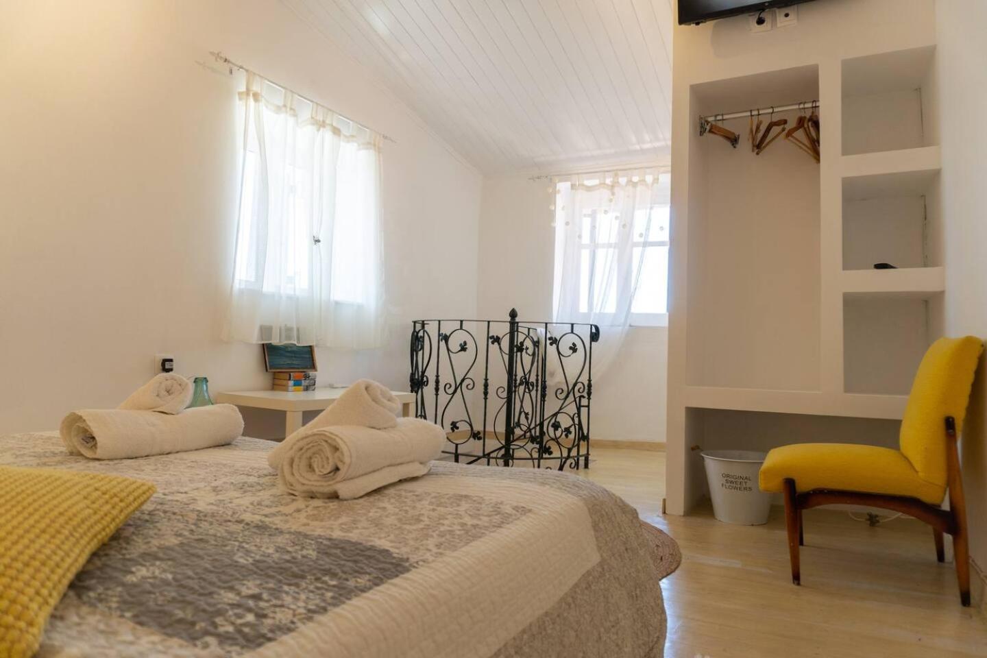 Nina'S Traditional House By Estia Valanio Exterior foto